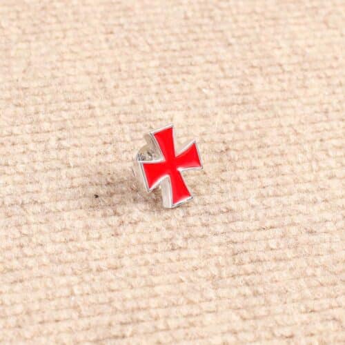 pin-cruz-malta-roja-3