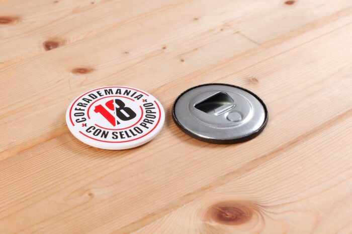 abrebotellas-blanco-cofrademania