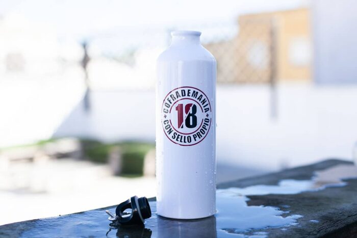 botella aluminio cofrademania